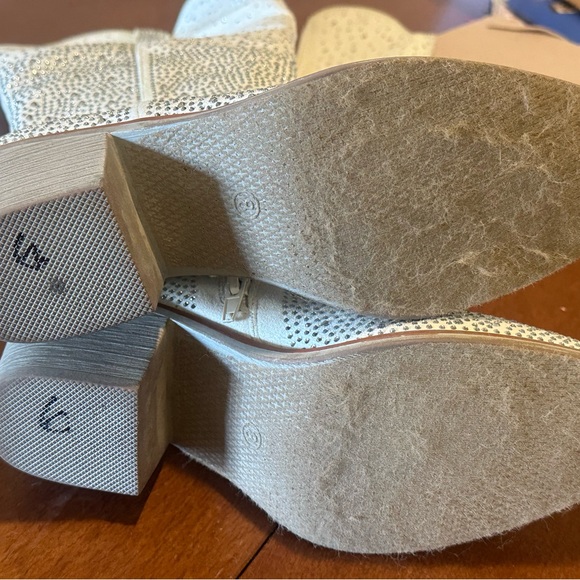 Pierre Dumas White Rhinestone Cowgirl Boots / Eras Tour - Lightly Worn / Size 8 - Picture 7 of 7